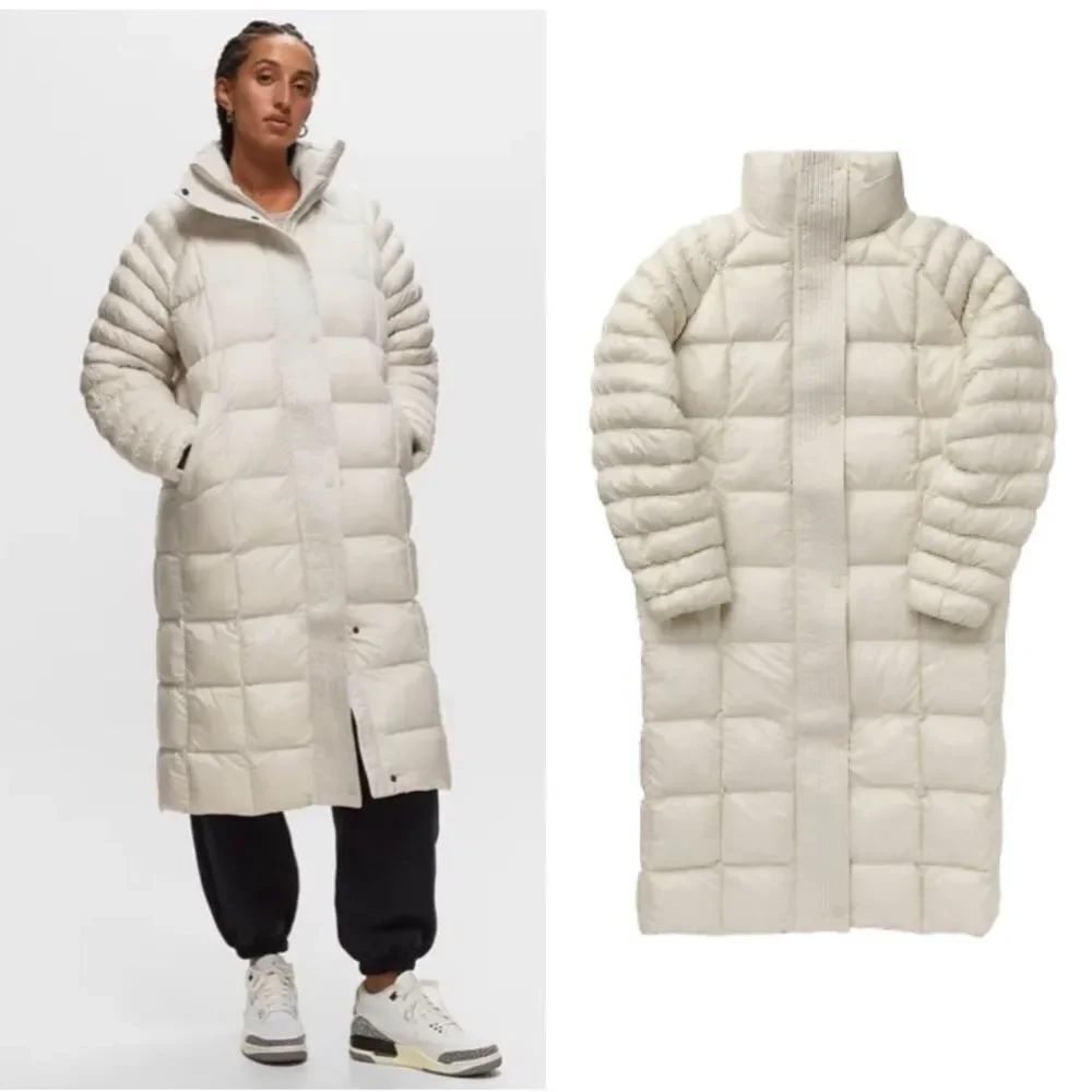 NEW Nike Sportswear Essential Therma-FIT Prima Parka in white